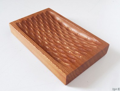 objet de décoration en bois