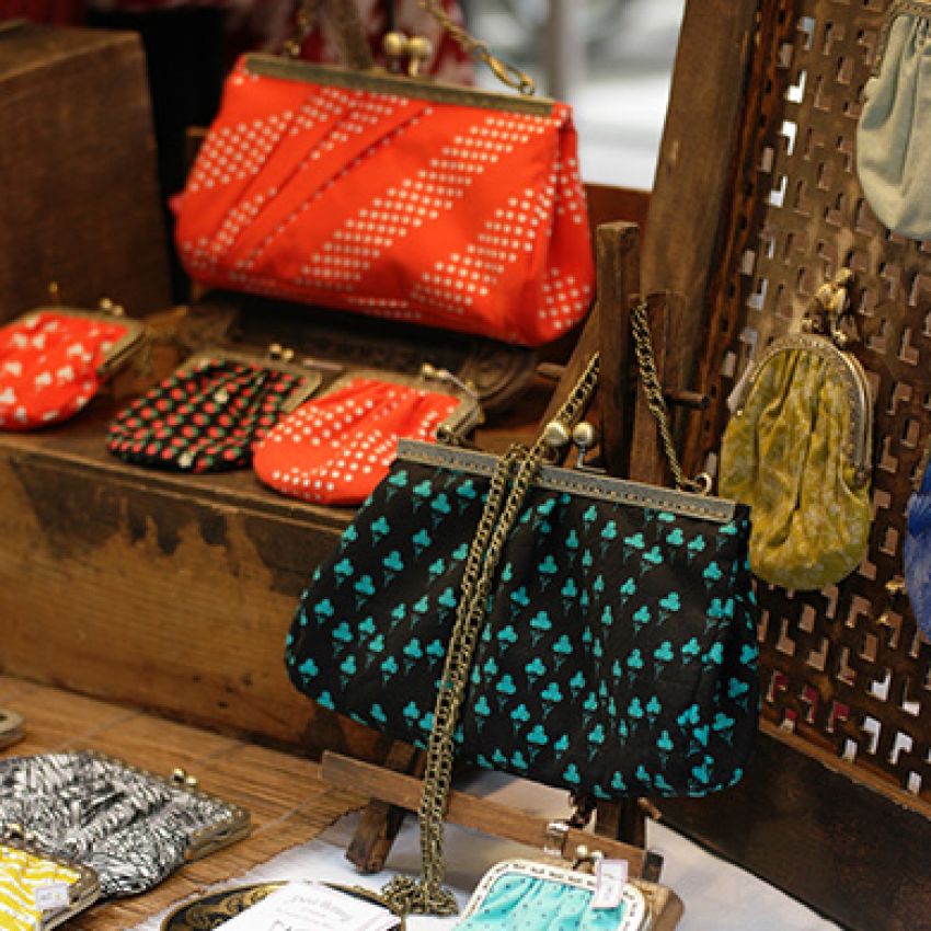 pochettes en tissu et métal